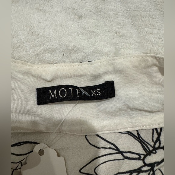 Motf silk Floral abstract Print Sleeveless Top Black and White - Picture 4 of 7